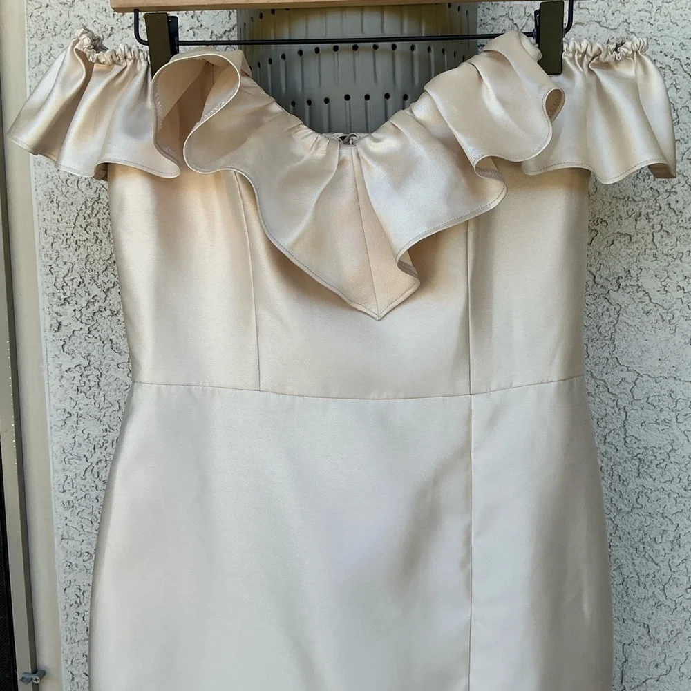 NWT Alfred Sung Off-The-Shoulder Ruffle Satin Trumpet Gown Dress Size 6 D836 - Picture 7 of 14